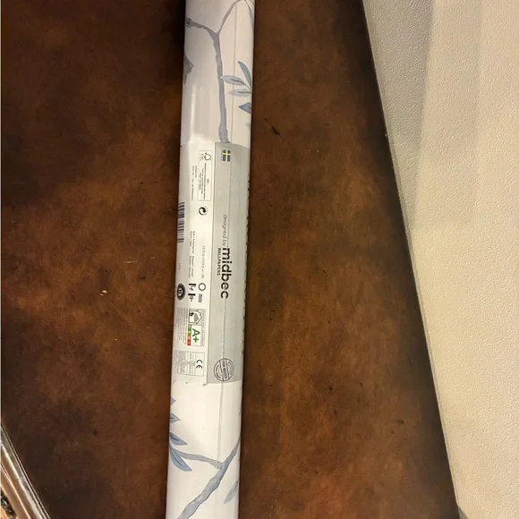 Street Prints Crossbill Light Blue Branches Wallpaper - Picture 4 of 4